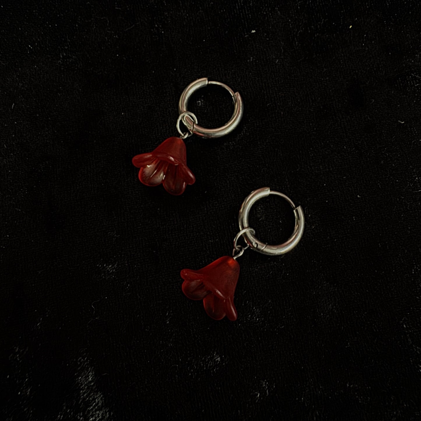 Magical and upcycled earrings: Magic petal