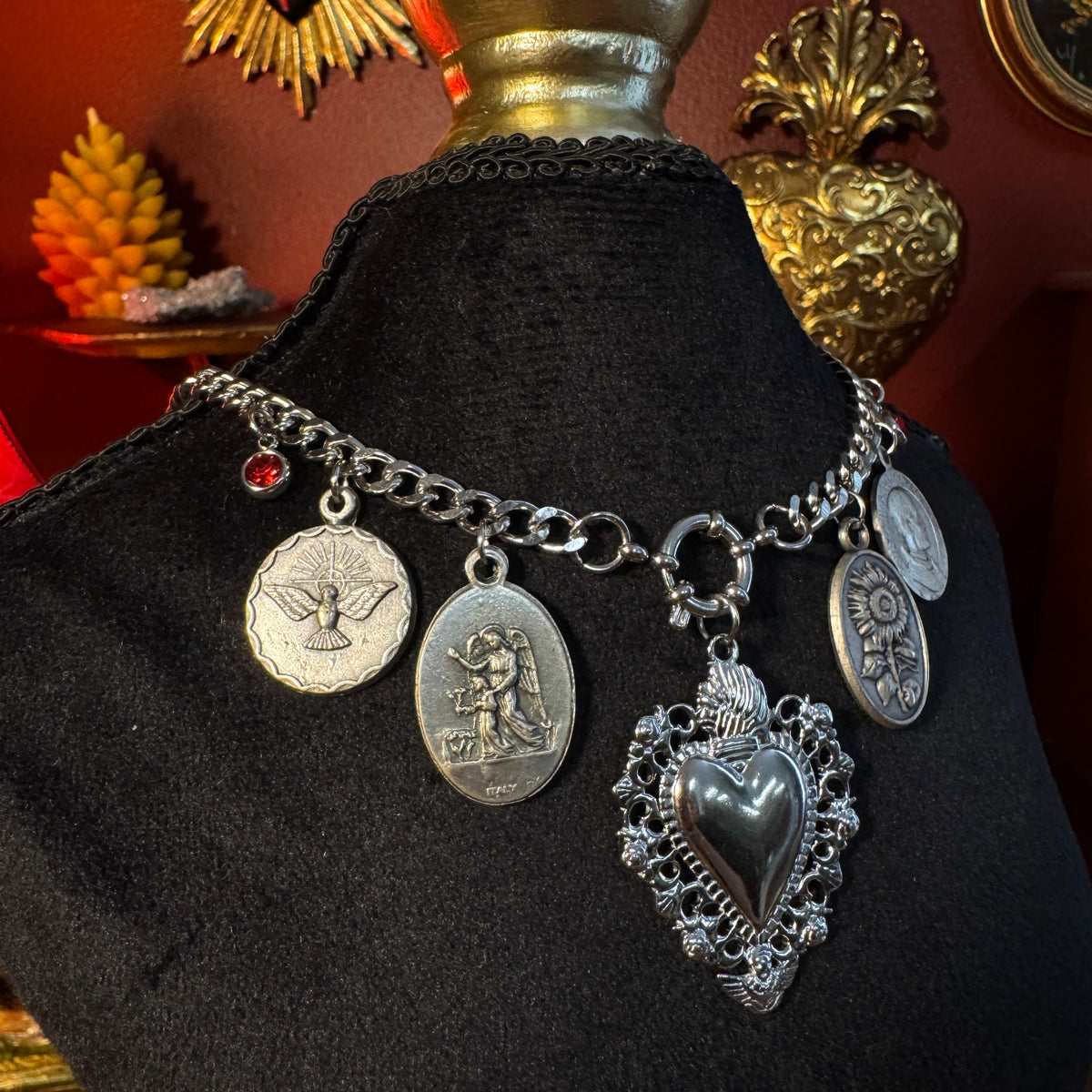 Collier grigri – Bijou de protection unique en art sacré