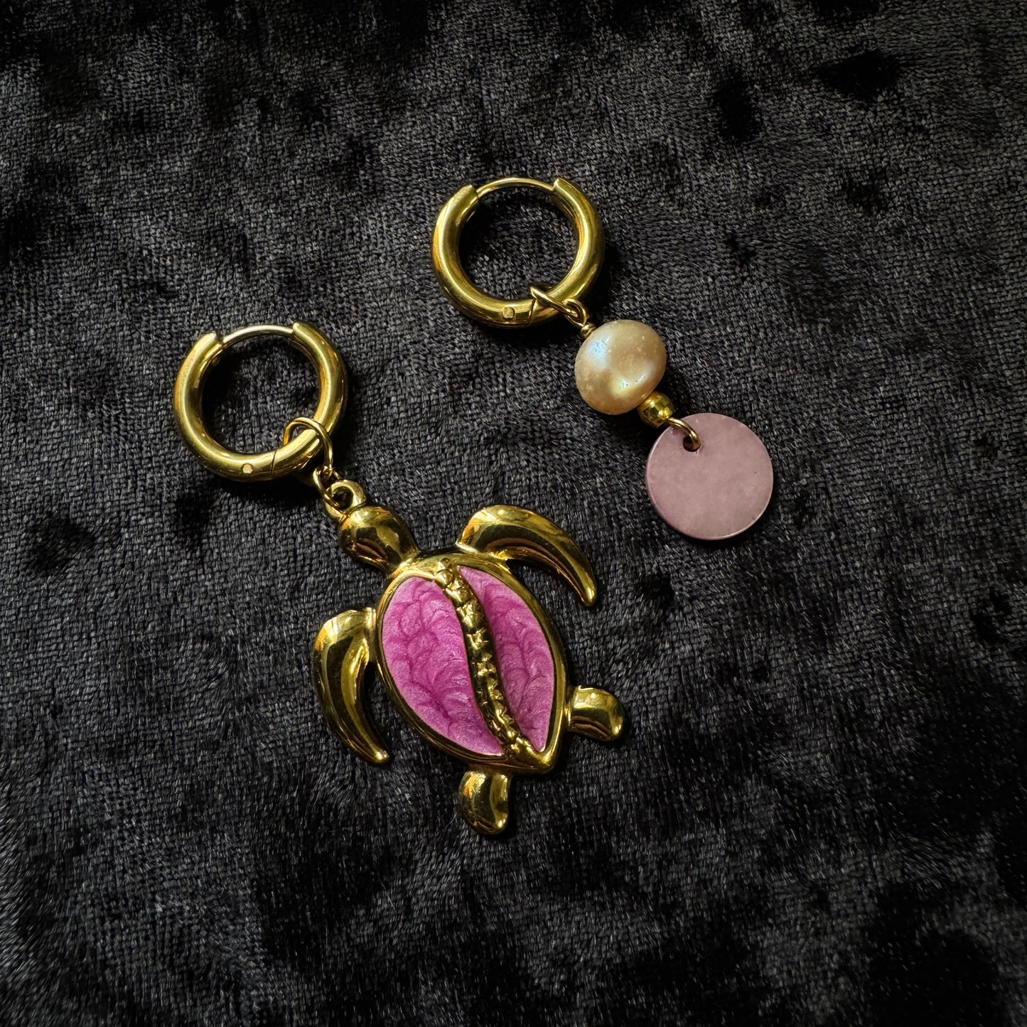 Boucles d’oreilles magiques et upcyclées : Maréa (nacre et perle d’eau douce)