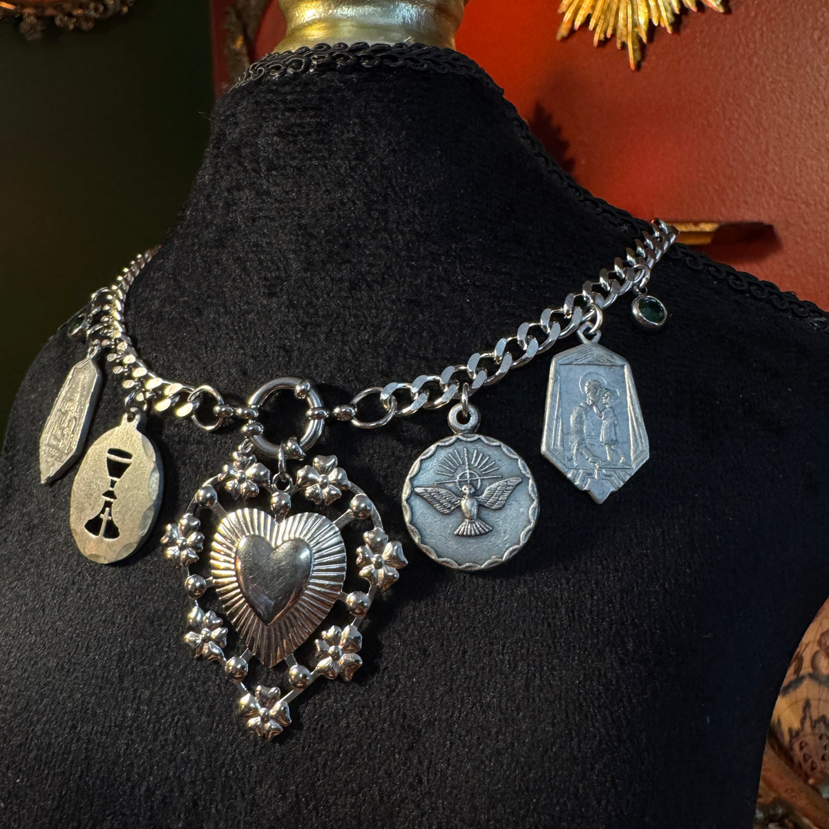 Collier grigri – Bijou de protection unique en art sacré