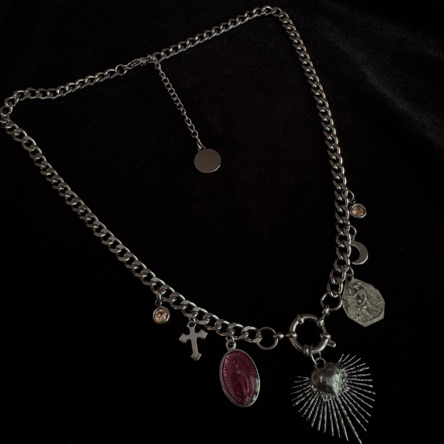 Collier grigri – Bijou de protection unique en art sacré