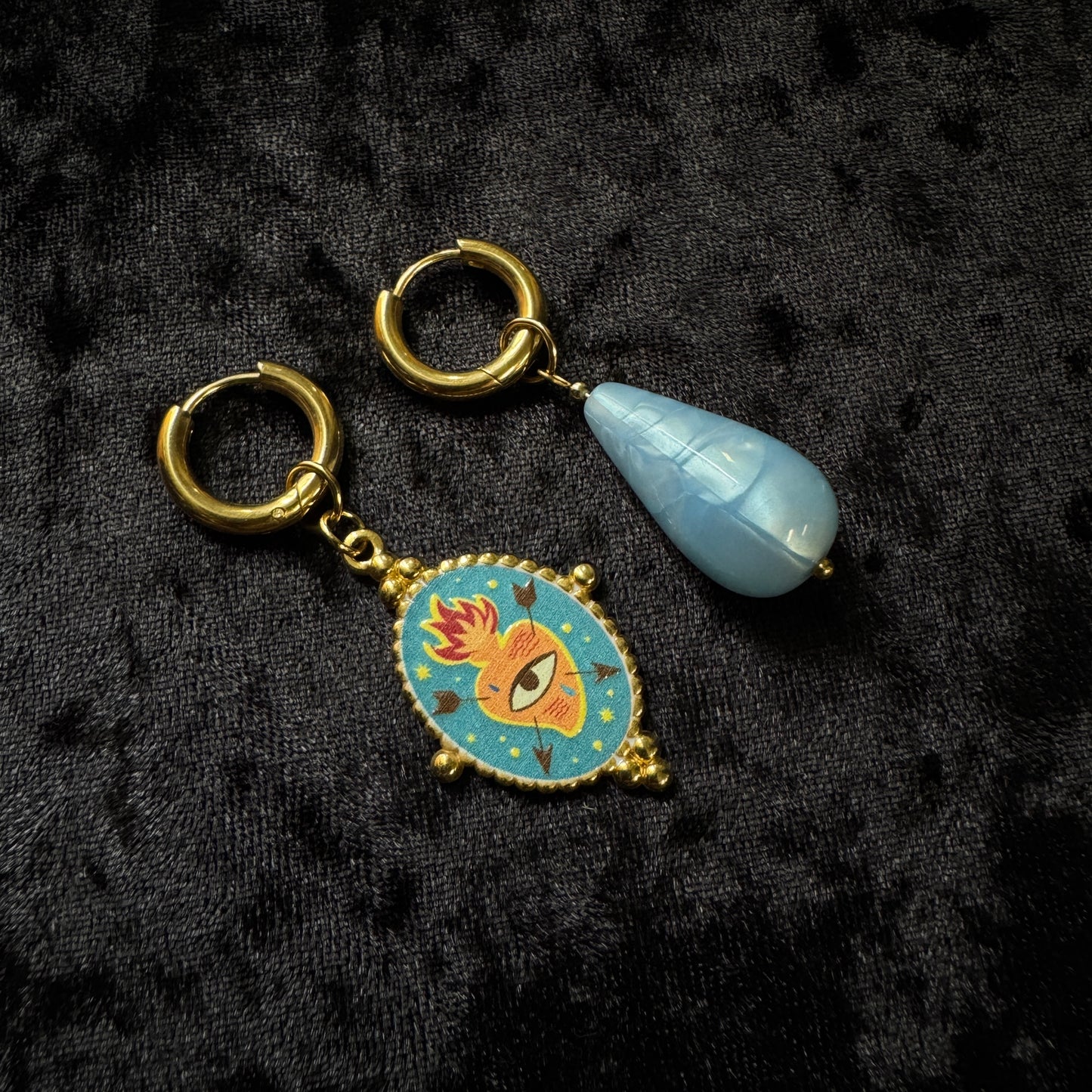 Boucles d’oreilles magiques et upcyclées : océan sacré (perle vintage du Japon)