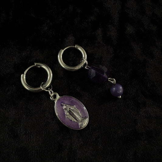 Boucles d’oreilles magiques et upcyclées : Saint esprit (mauve)
