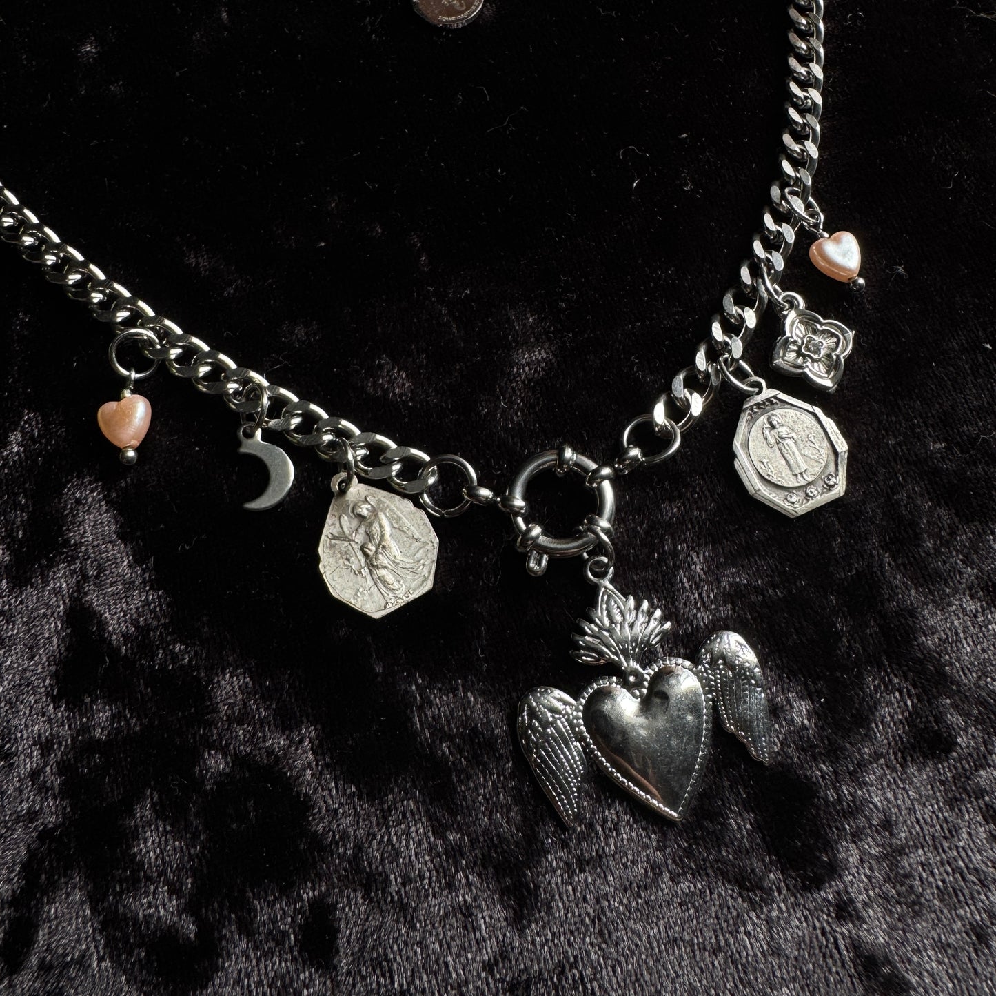 Collier grigri – Bijou de protection unique en art sacré