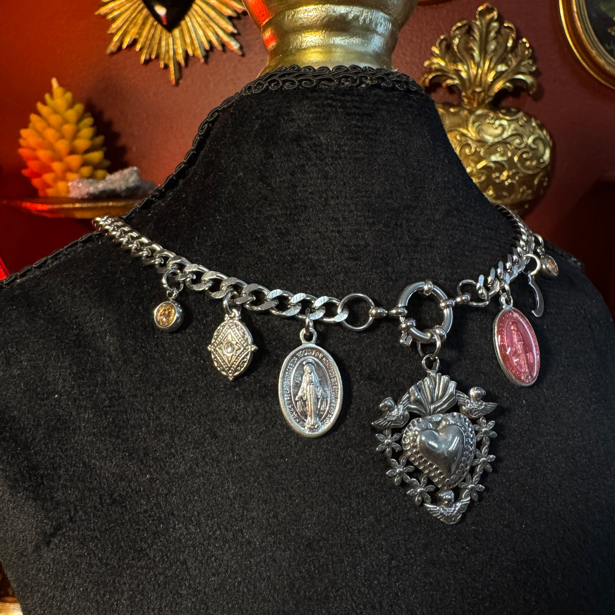 Collier grigri – Bijou de protection unique en art sacré