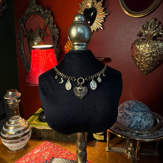 Collier grigri – Bijou de protection unique en art sacré