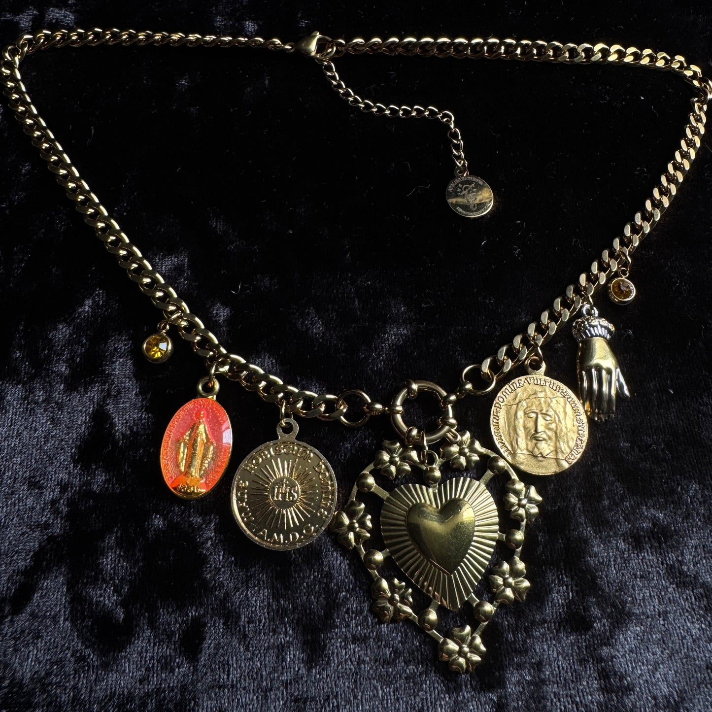 Collier grigri – Bijou de protection unique en art sacré