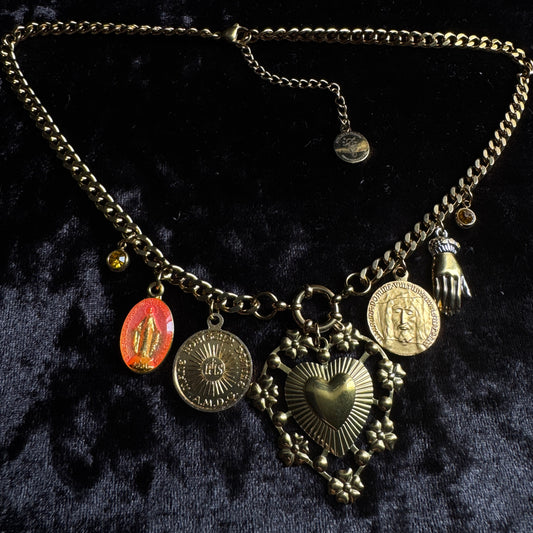 Collier grigri – Bijou de protection unique en art sacré