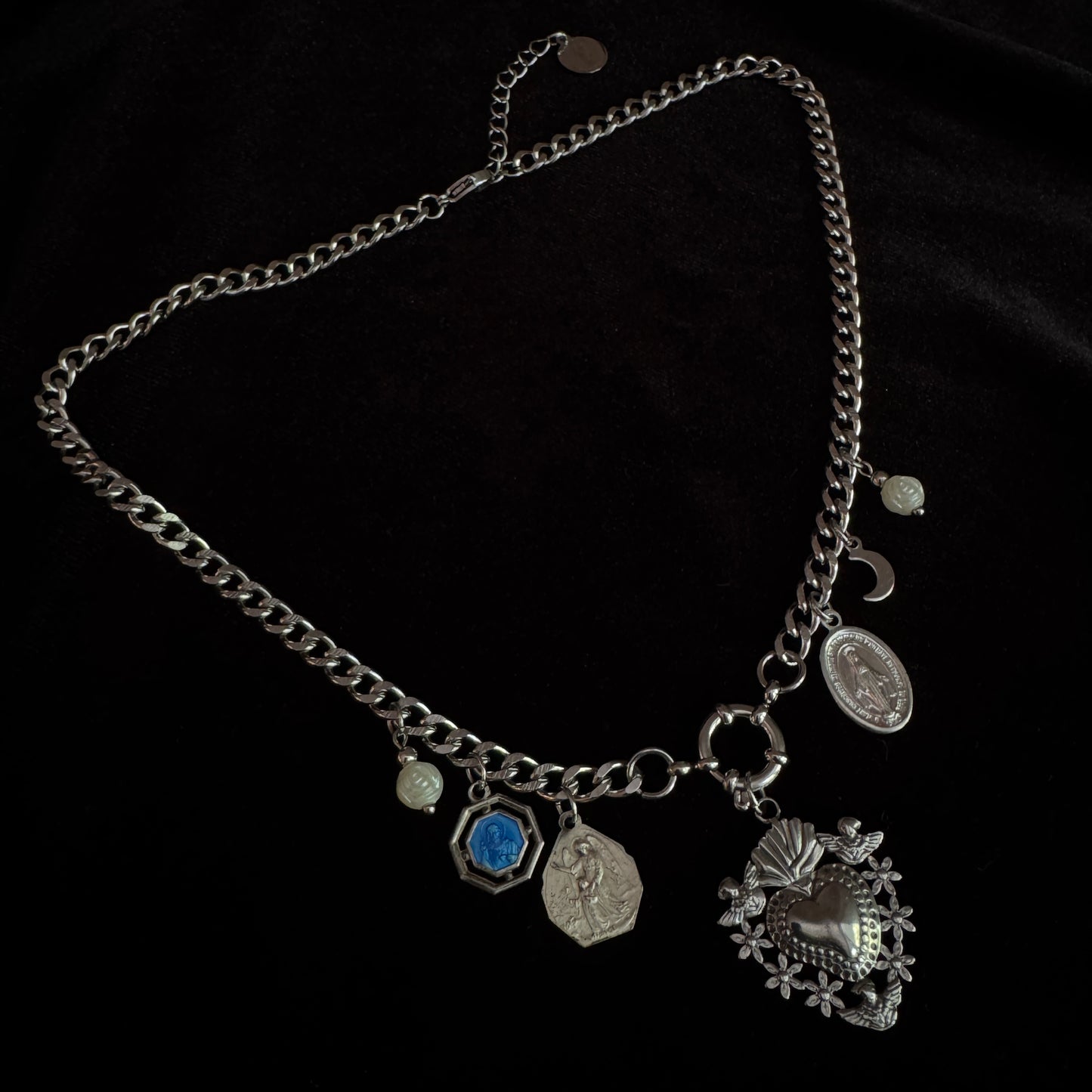Collier grigri – Bijou de protection unique en art sacré