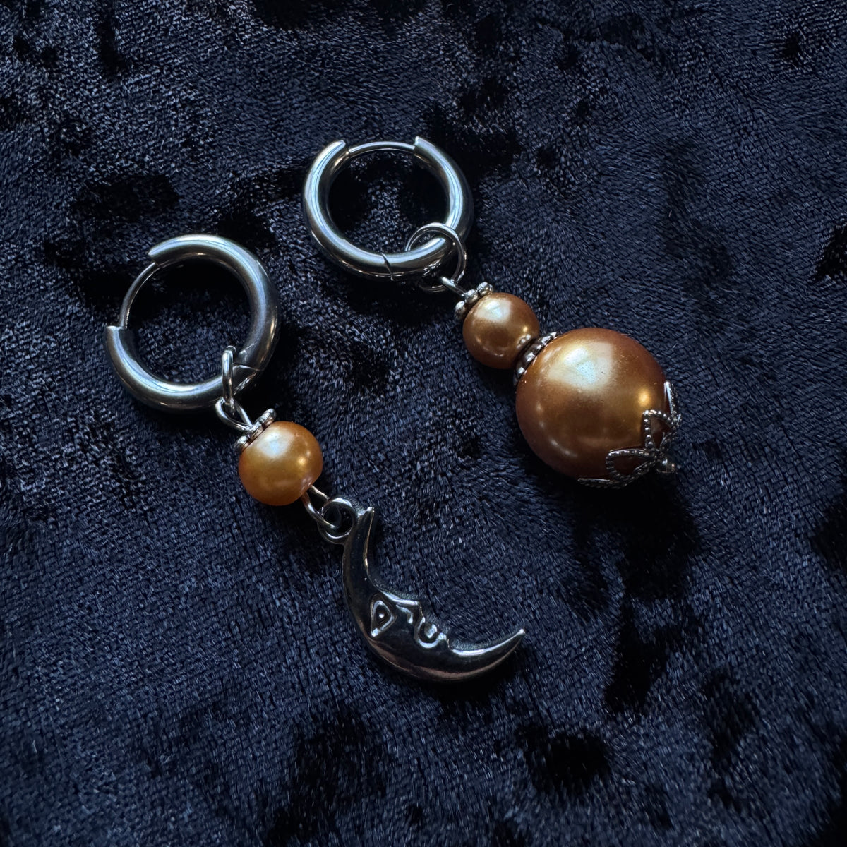 Boucles d’oreilles magiques :     Nébuleuse (perles oranges vintage du Japon)