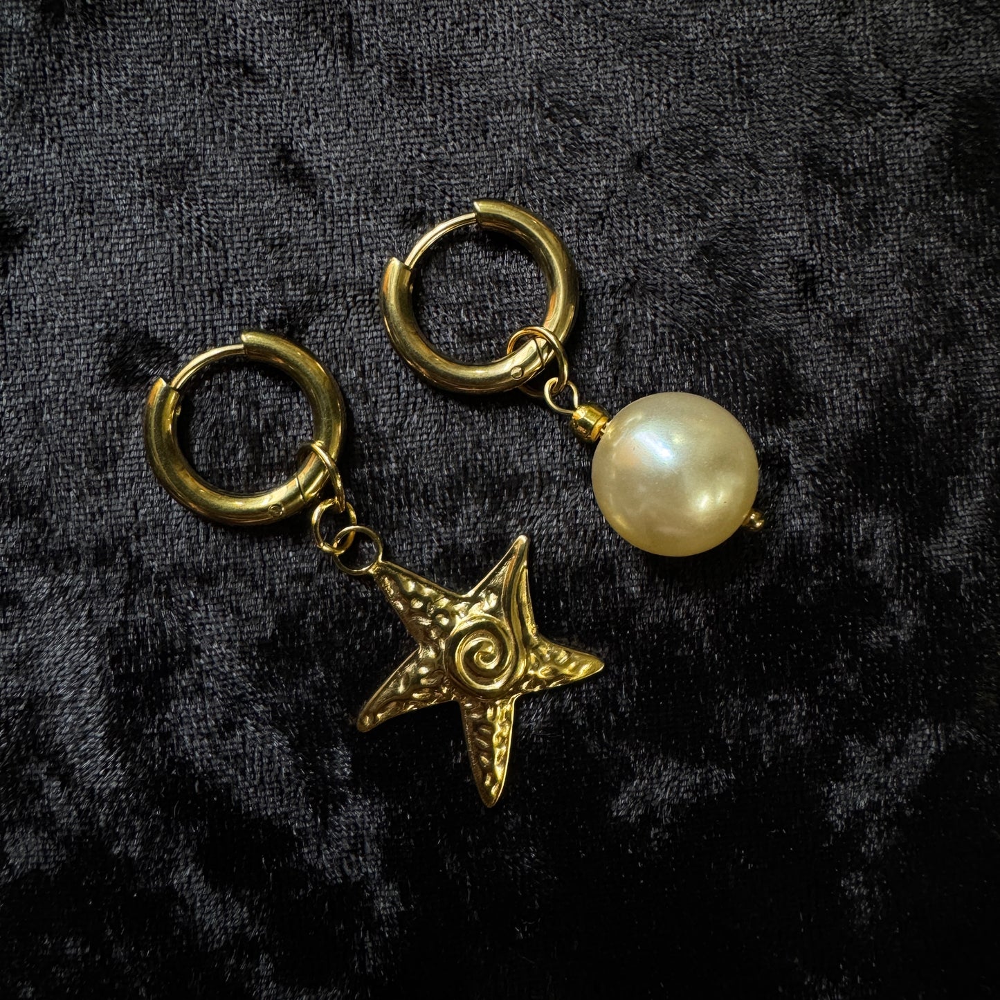 Boucles d’oreilles magiques et upcyclées : Ondine (perle vintage du Japon)