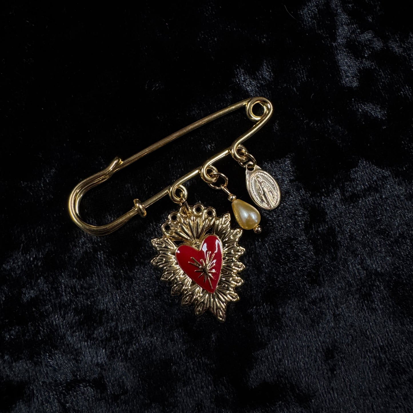 Lucky pin - Votive offering (red)