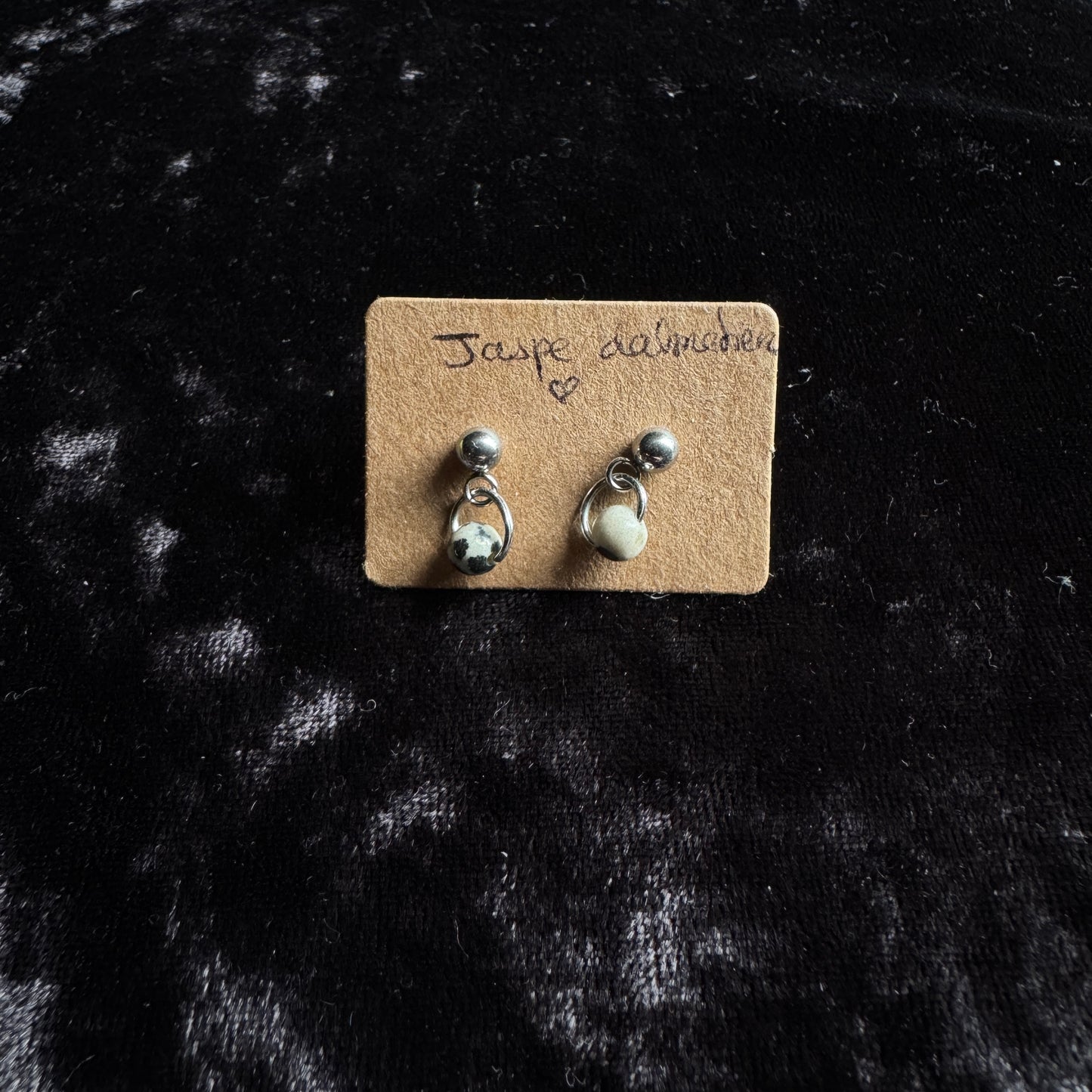 Mini boucles d'oreilles magiques - jaspe dalmatien
