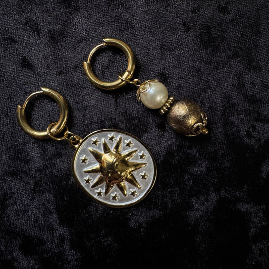 Boucles d’oreilles magiques et upcyclées : Le soleil (perles vintage du Japon)