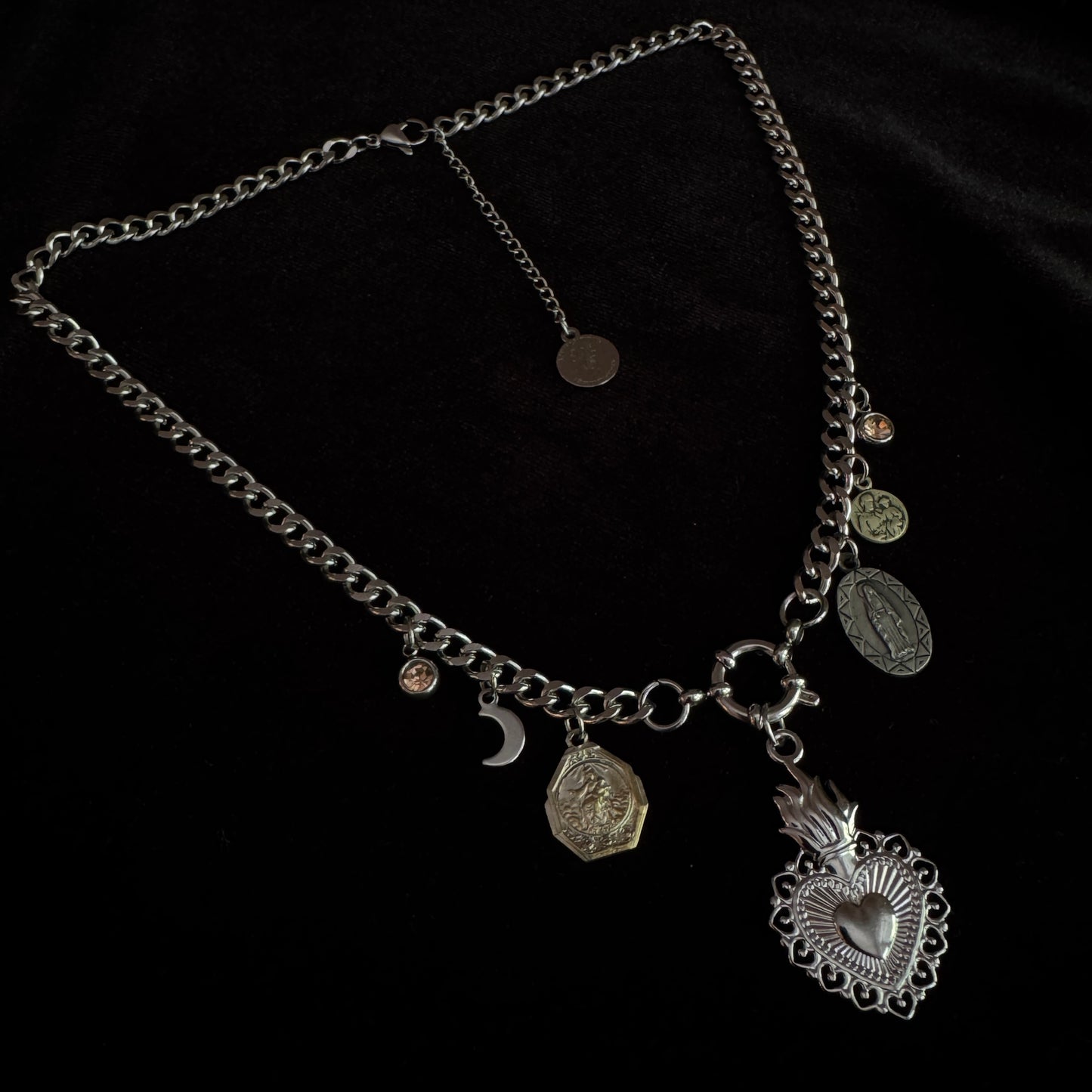 Collier grigri – Bijou de protection unique en art sacré