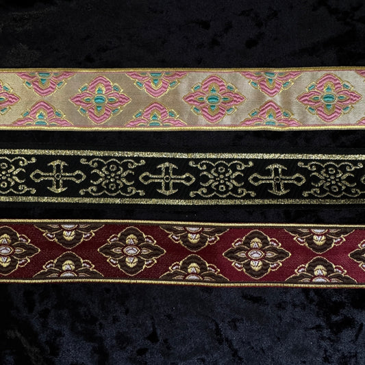 Colliers ras de cou en tissus serbes - Baroque