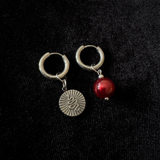 Magical and upcycled earrings: Dracula's Snake (Romanian Pearl) 