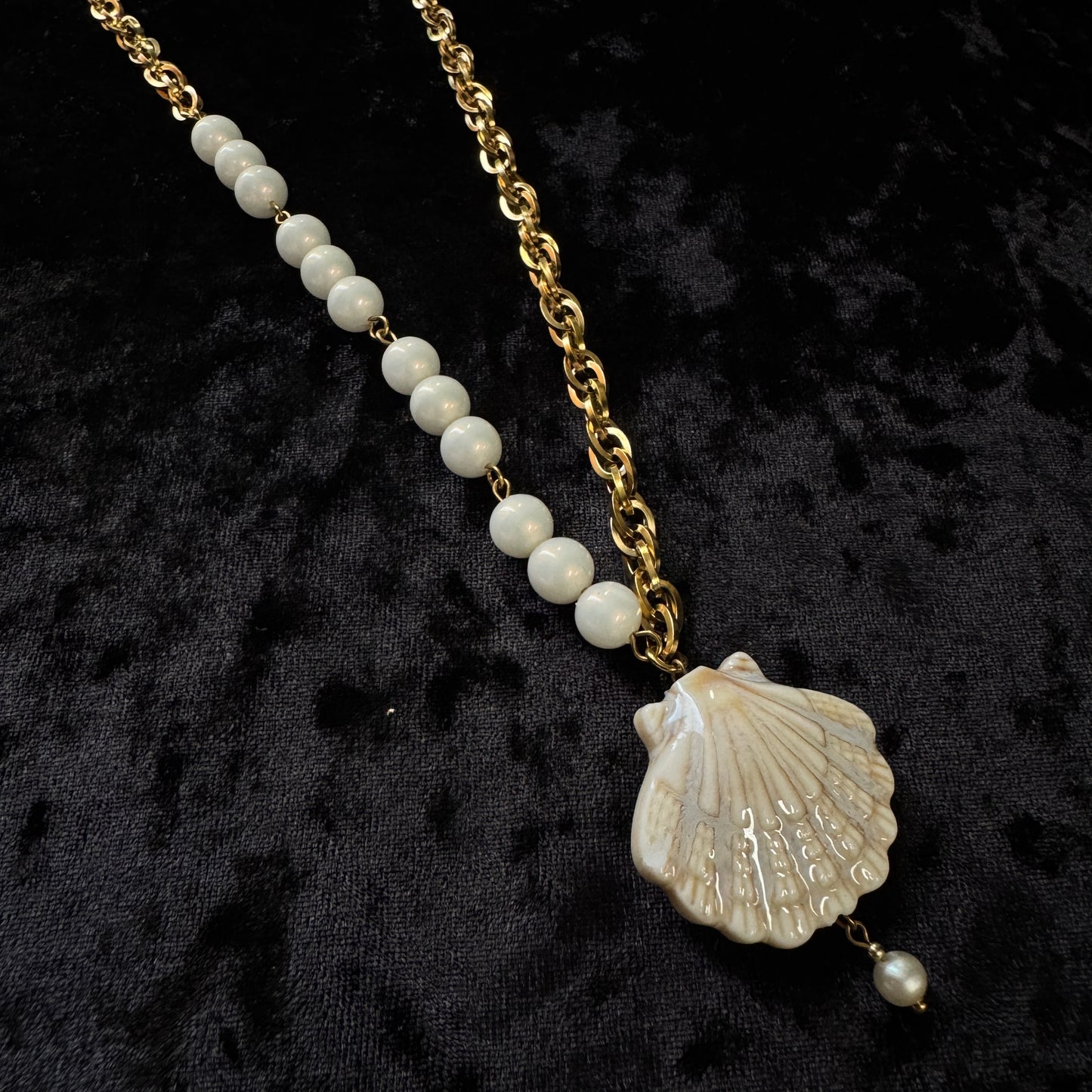 Collier Néreides dorés (blanc beige) - Collection Signature Atelier Saturne