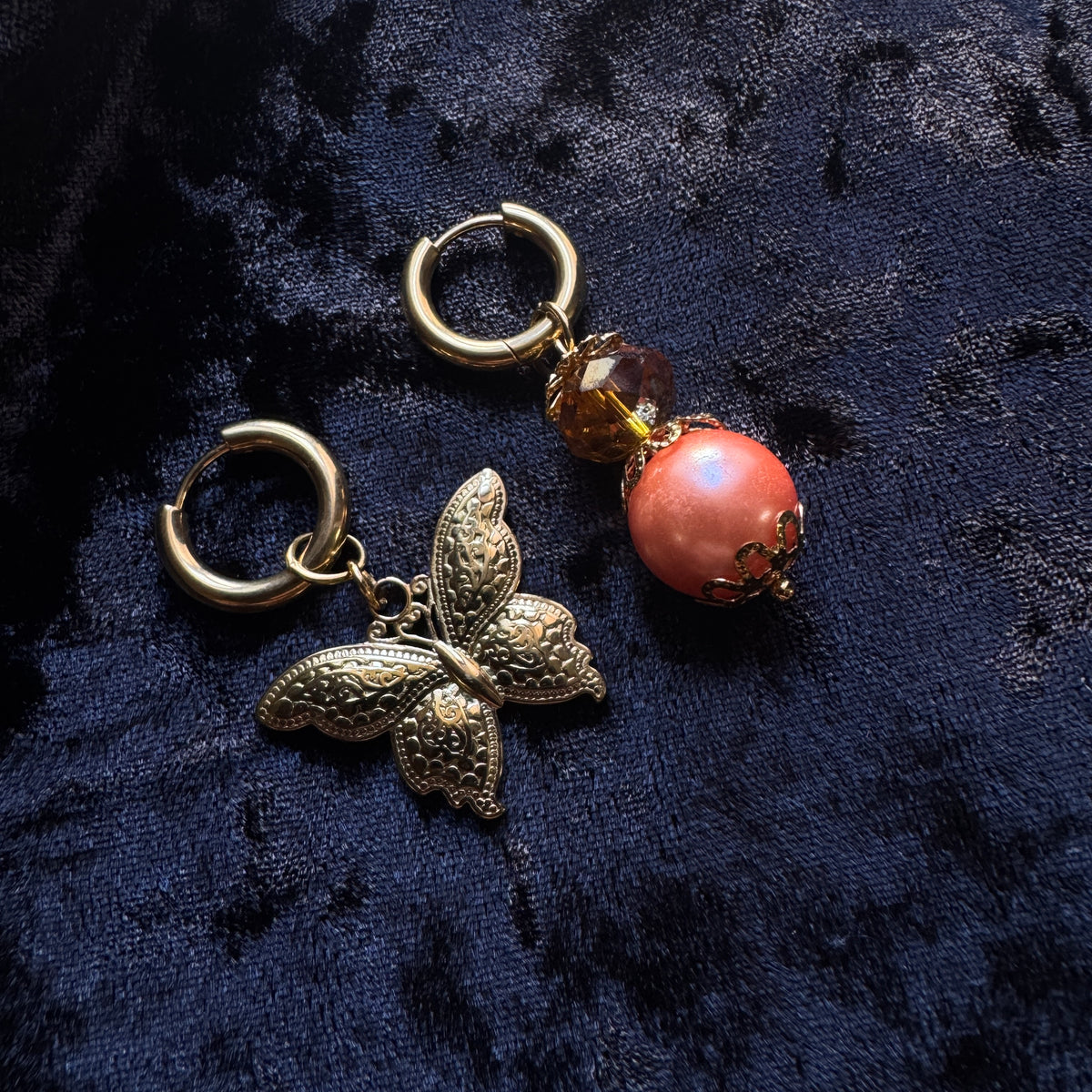 Boucles d’oreilles magiques : Le Papillon d’Octobre (perles vintage japonaises automnales)
