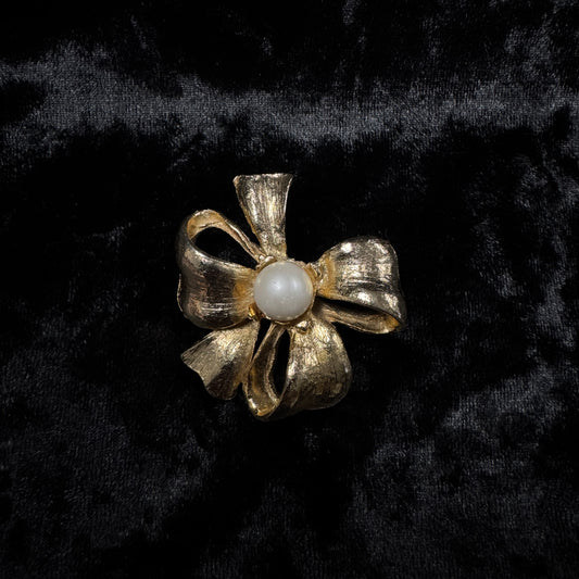 Broche vintage - Ruban perlé