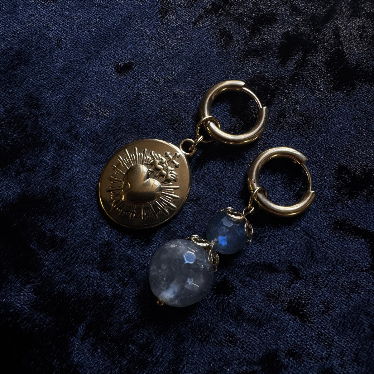 Boucles d’oreilles magiques : Le Reliquaire d’Écosse Médaillon (cœur sacré et labradorites écossaises)