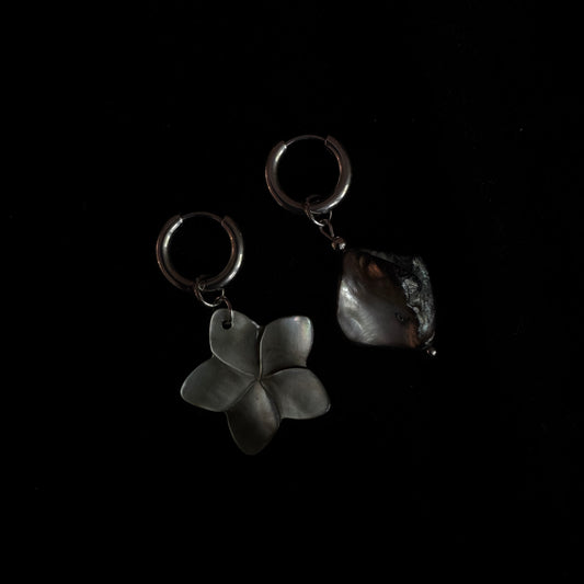 Boucles d’oreilles magiques et upcyclées : Sakura nacrée (en nacre)
