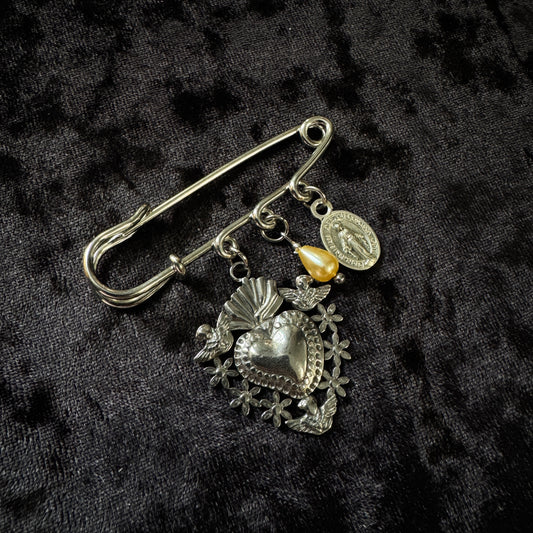 Epinglette grigri - Coeur fleuri