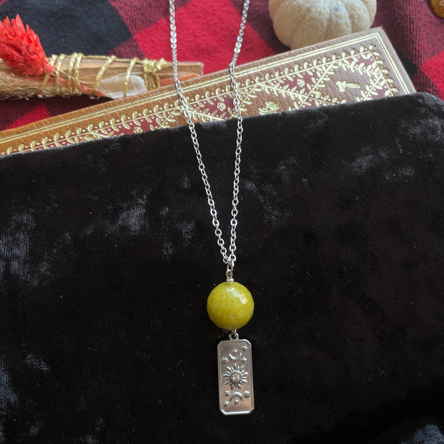 Long necklace - Ginny (green calcite)