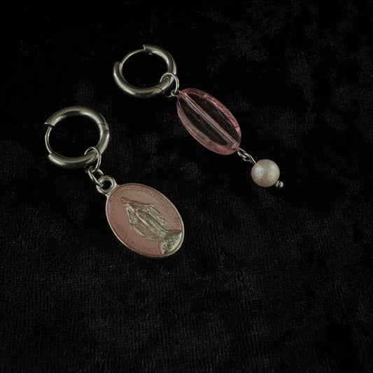 Boucles d’oreilles magiques et upcyclées : Saint esprit (rose)