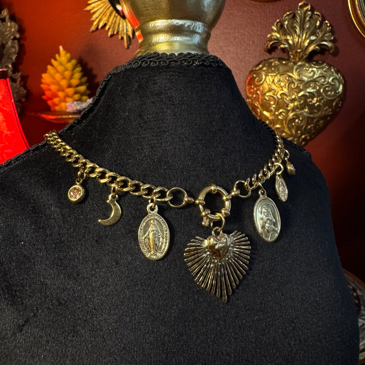 Collier grigri – Bijou de protection unique en art sacré