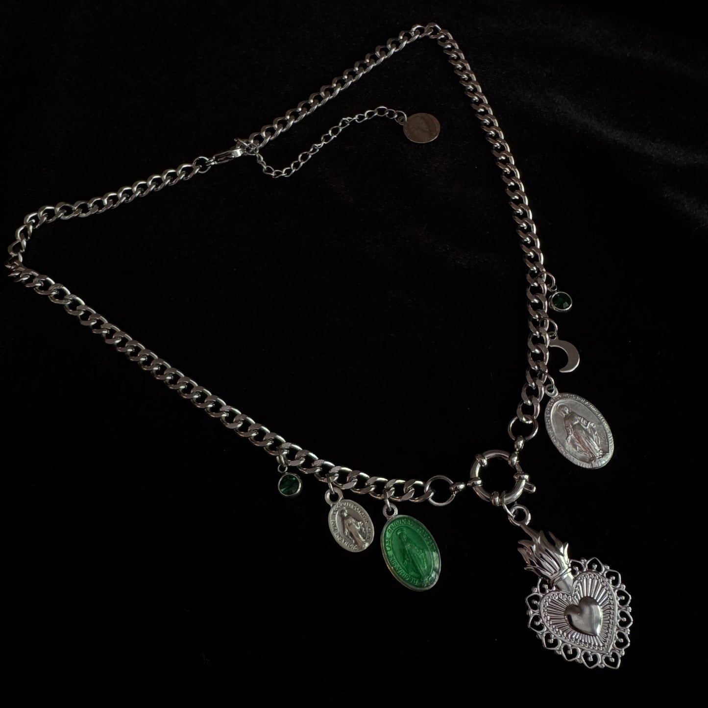 Collier grigri – Bijou de protection unique en art sacré