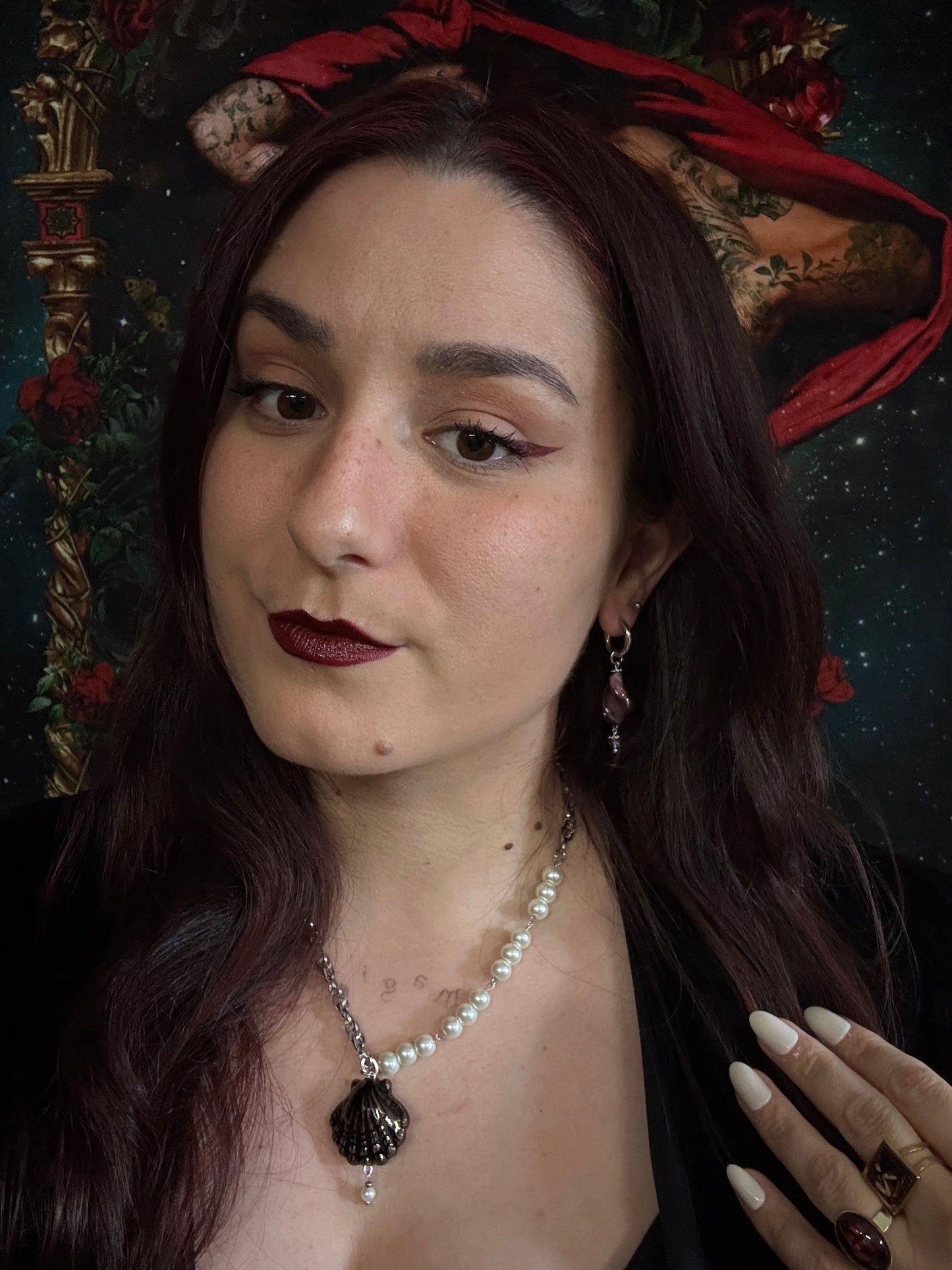 Boucles d’oreilles magiques et upcyclées : Fleur de sirène (perle de verre vintage et d’améthyste)