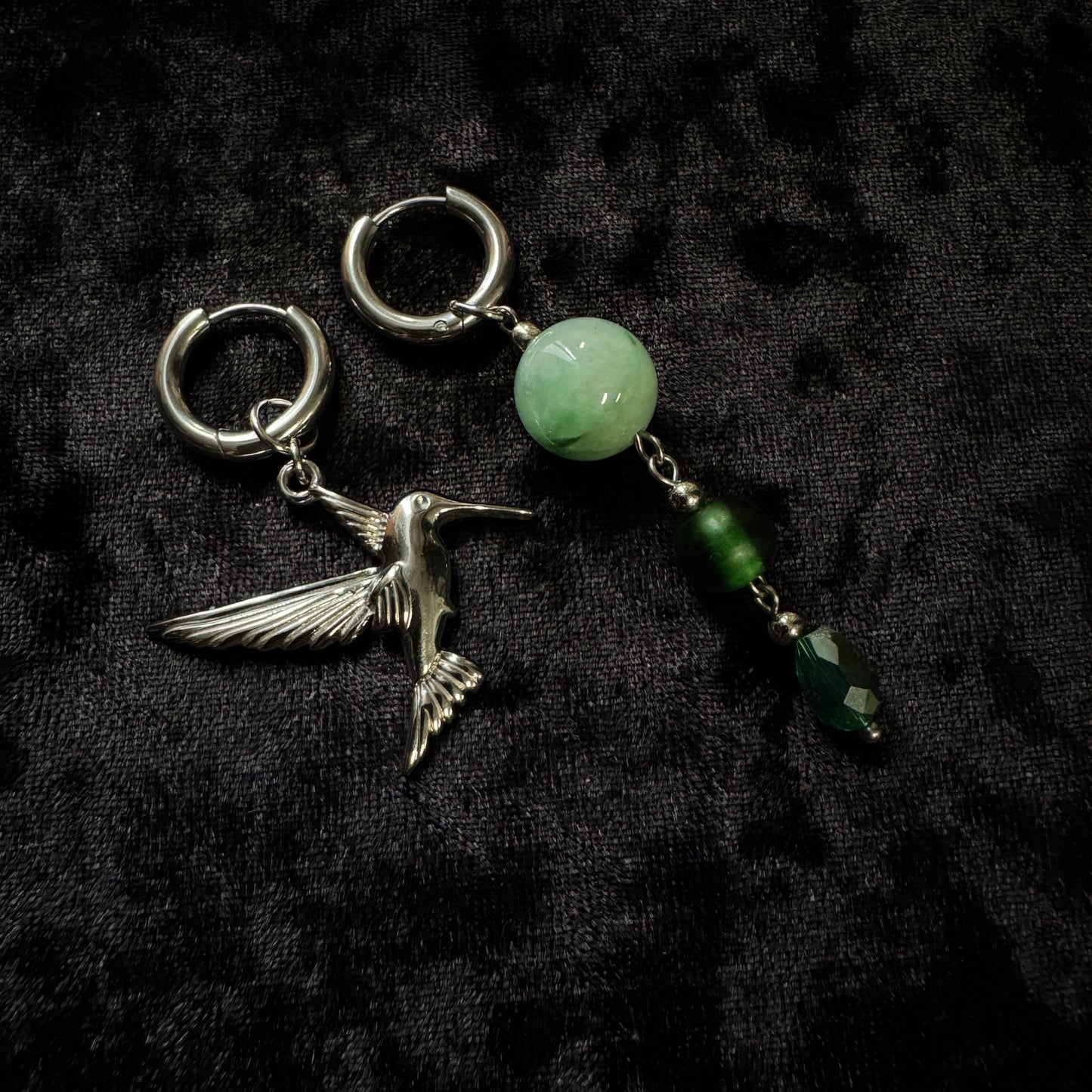 Boucles d’oreilles magiques et upcyclées : Colibri de la forêt